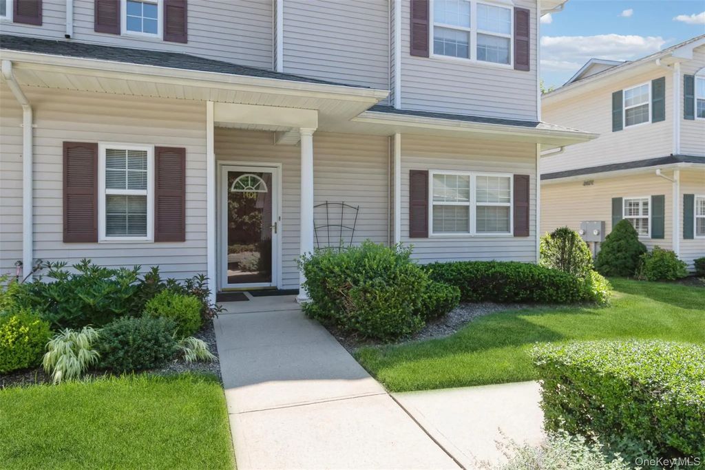 1401 Aerie Way, East Quogue