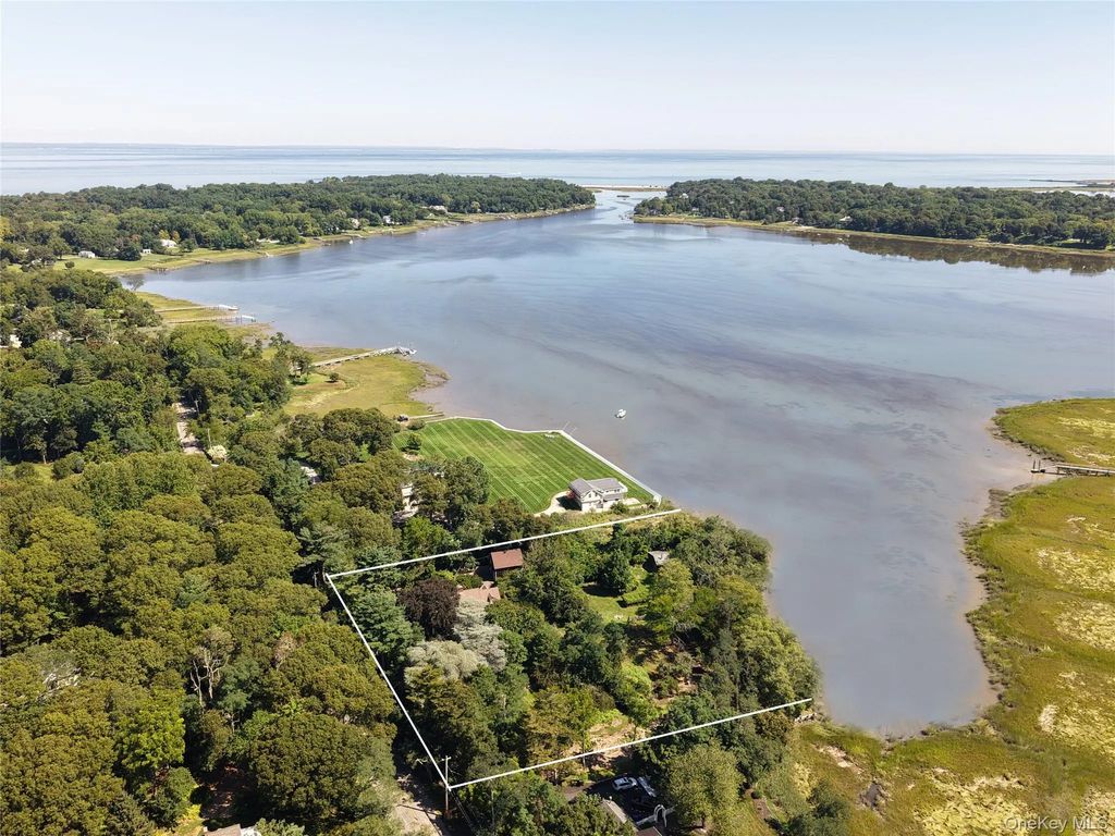 75 Old Field Road, East Setauket
