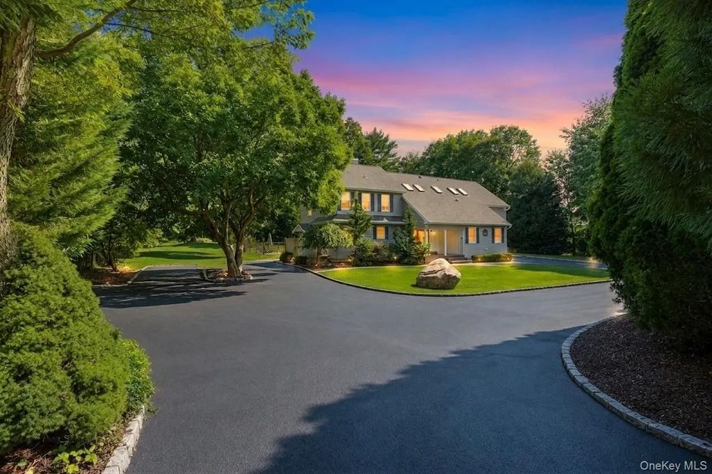 98 Echo Avenue, Miller Place