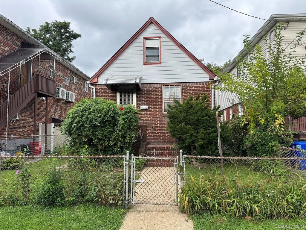 76-36 166th Street, Fresh Meadows