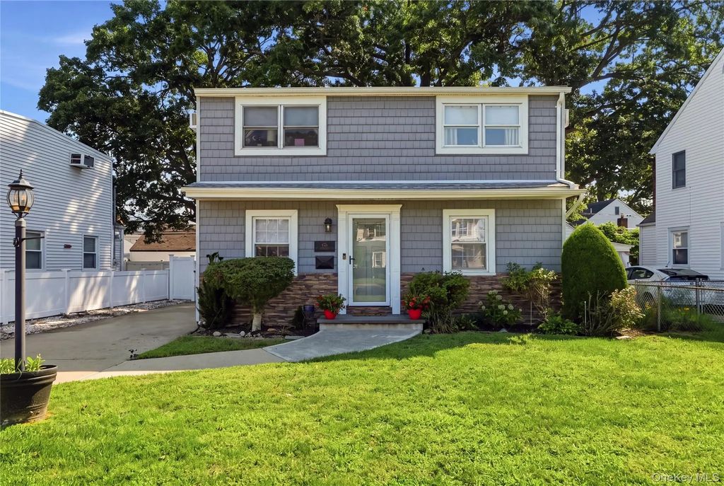 205 Stuart Road, Valley Stream