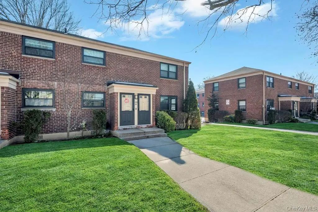 220-44 73rd Avenue # 26a1, Oakland Gardens