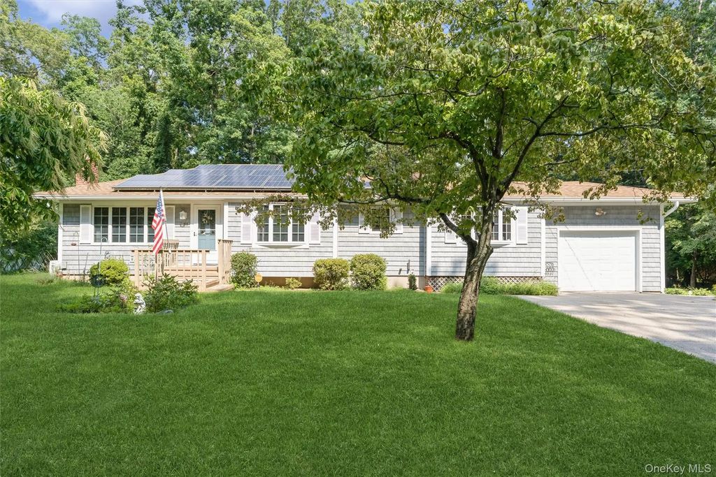 31 Cedar Branch Street, Middle Island
