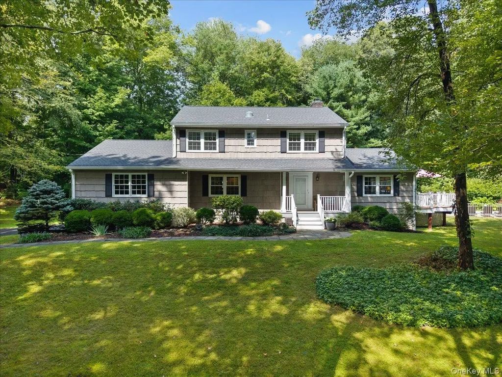 149 Brook Farm Road E, Bedford