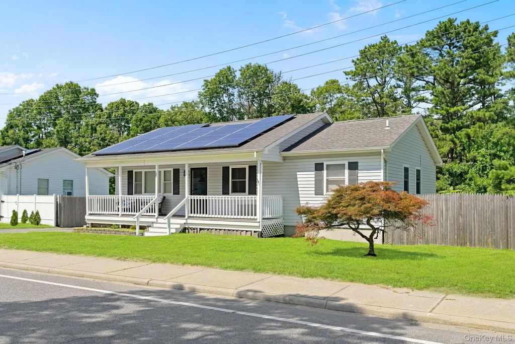 29 Moriches Middle Island Road, Shirley