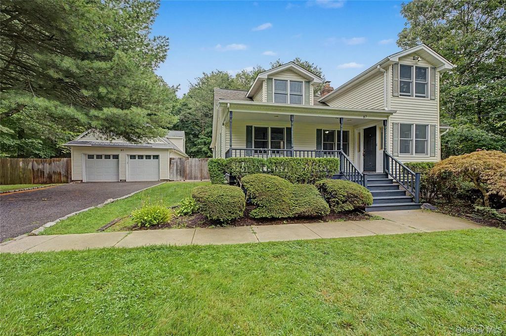 87 Daly Road, East Northport