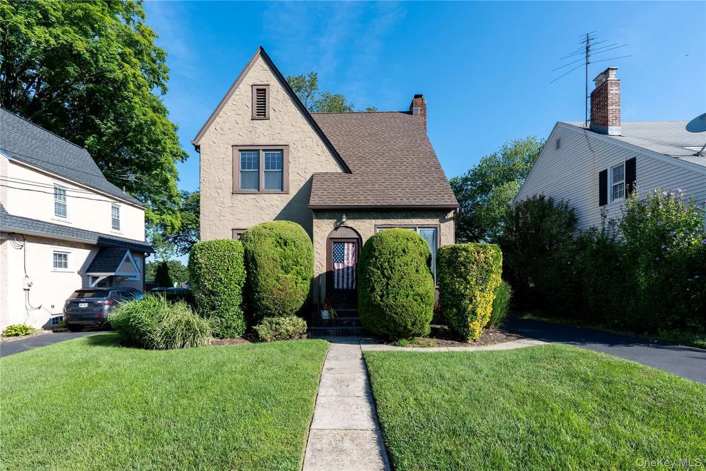 136 Grant Avenue, White Plains