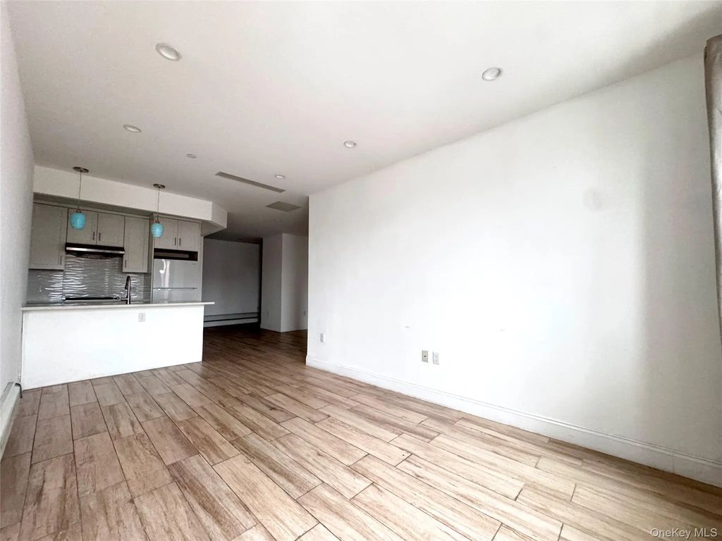 136-20 Booth Memorial Avenue # 3a, Flushing