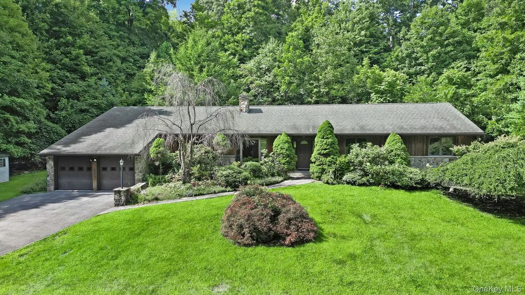 1169 Ridgebury Road, New Hampton
