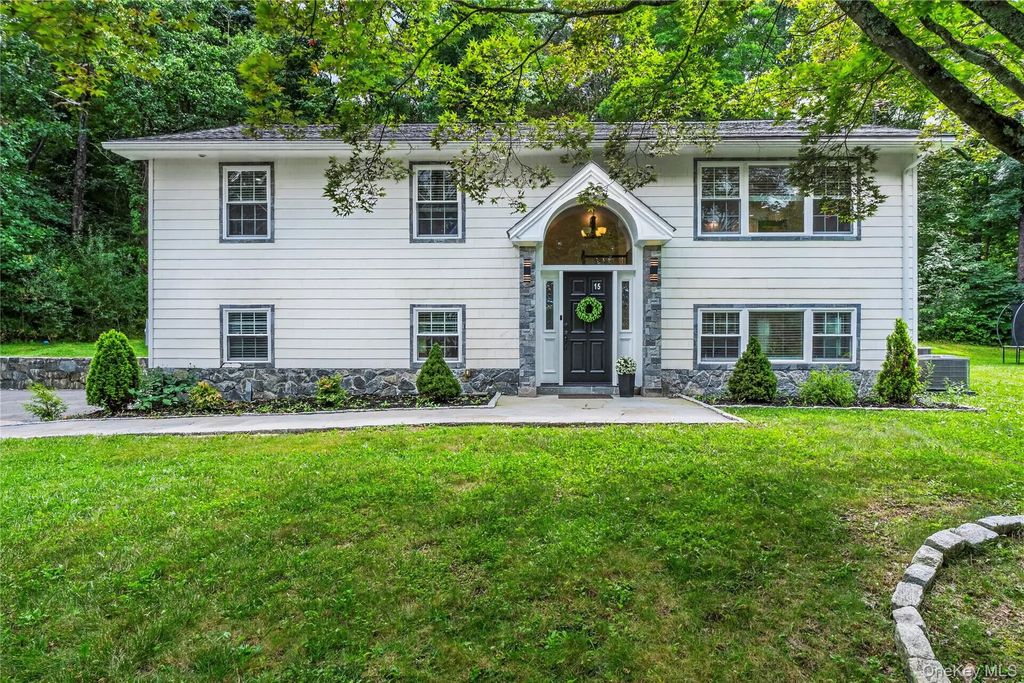 15 Cobblestone Lane, Cortlandt Manor