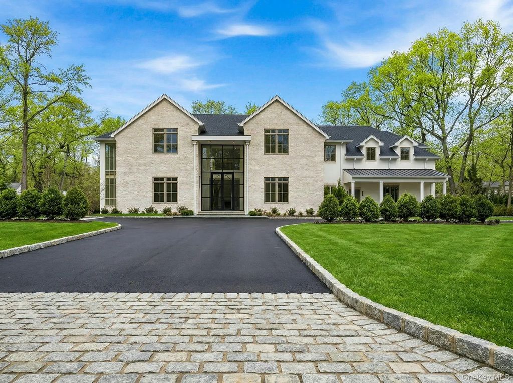 25 W Creek Farms Road, Sands Point