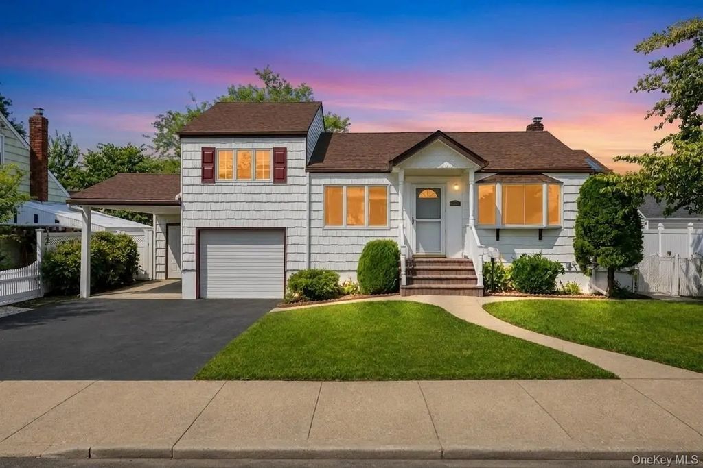 125 S 5th Street, Bethpage