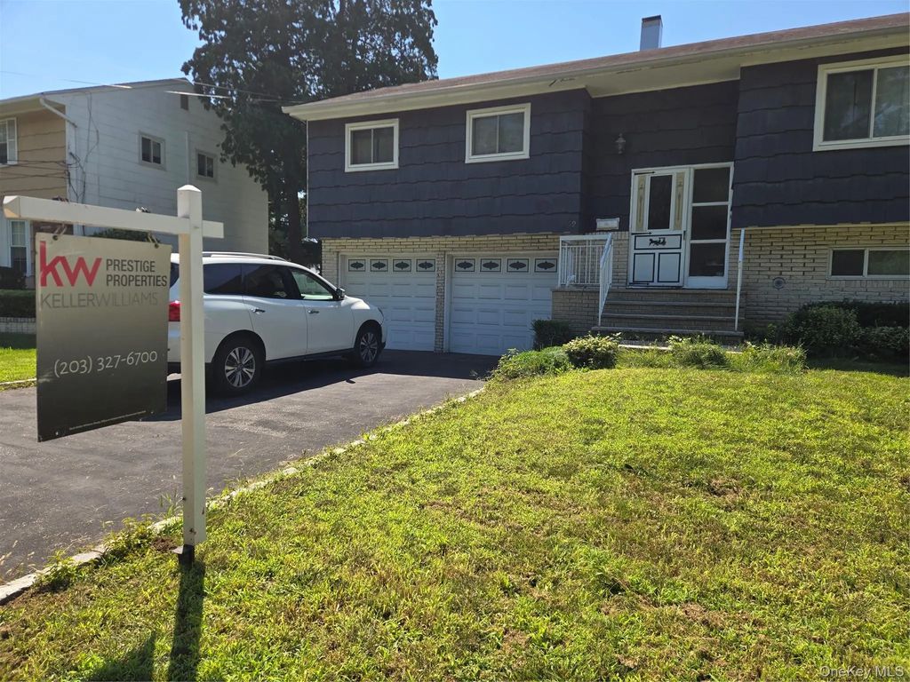 769 Iris Place, West Hempstead