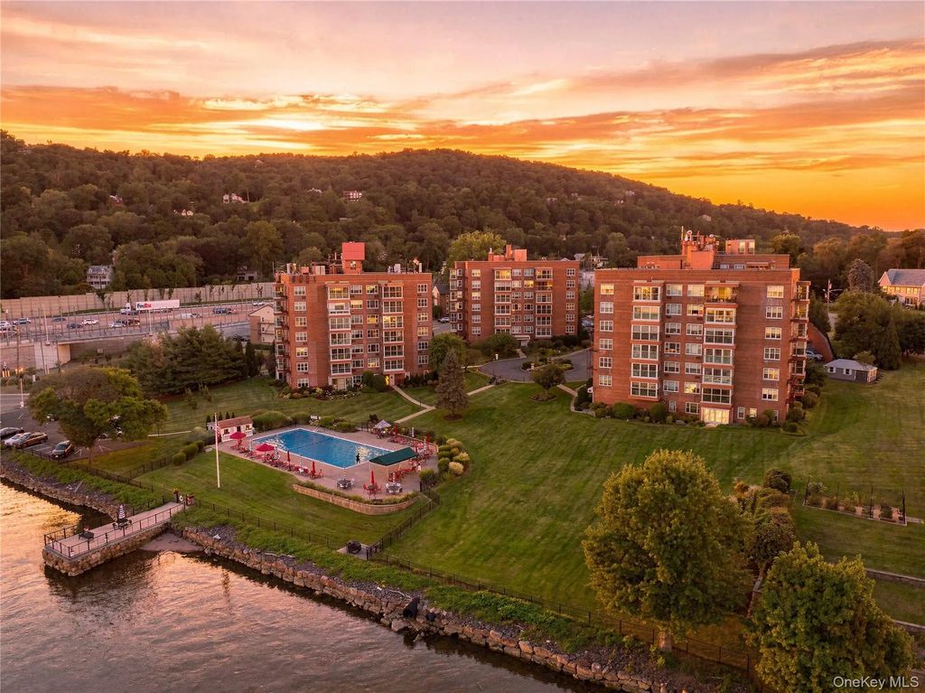 1 Salisbury Point # 4d, Nyack