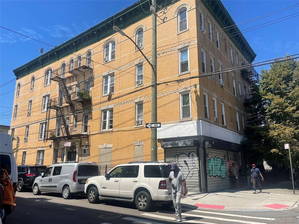 380 Crescent Street, Brooklyn