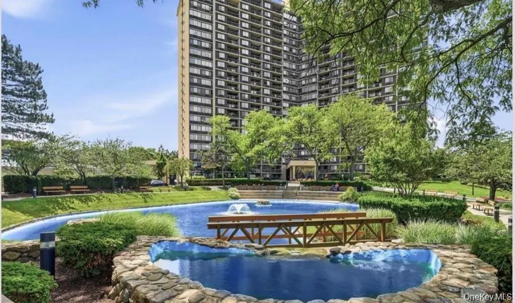1 Bay Club Drive # 16h, Bayside