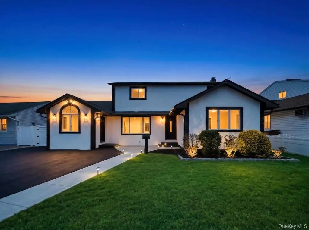 61 Cheshire Road, Bethpage