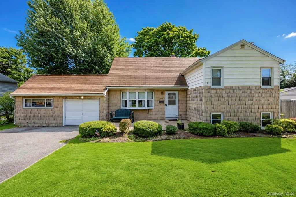 1425 Pine Drive, Bay Shore