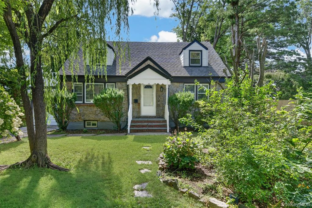 343 Sylvan Lane, Westbury