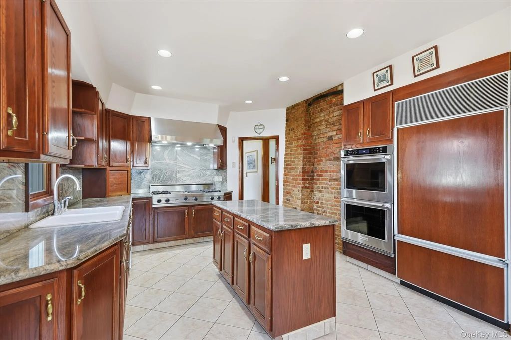 5 Woodland Place, White Plains