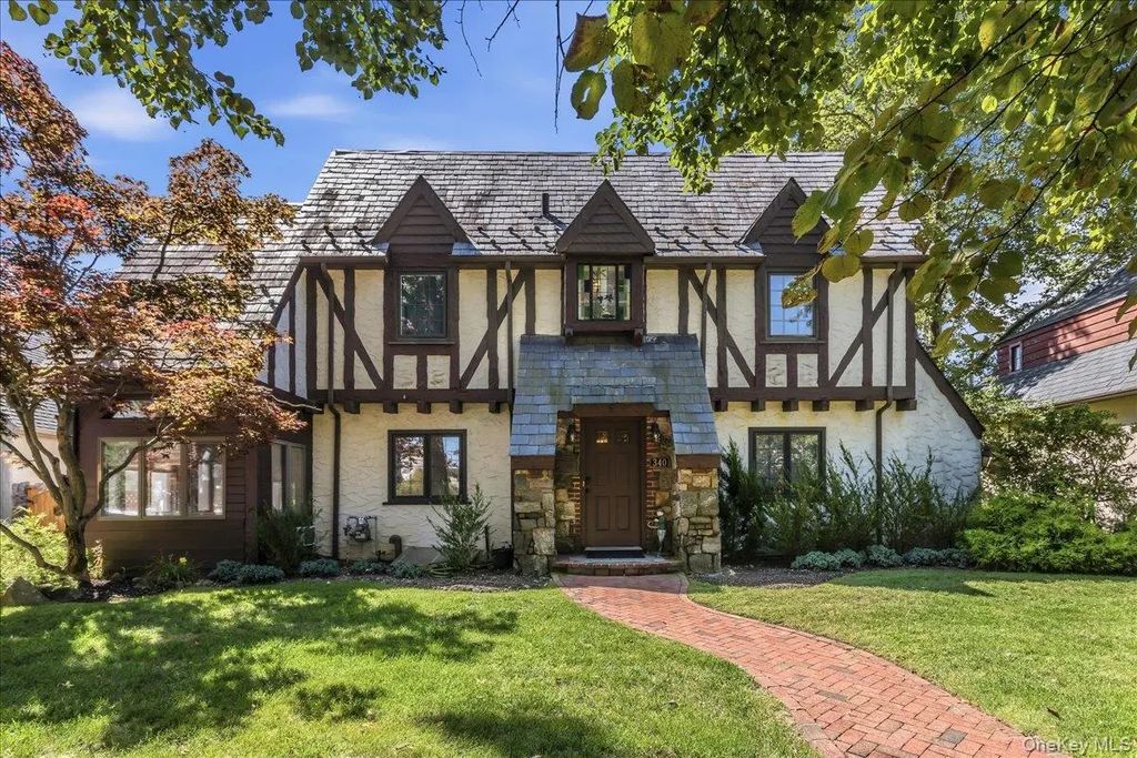 340 Princeton Road, Rockville Centre