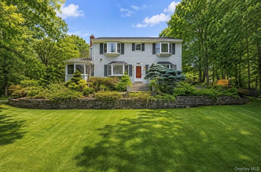4 Chaucer Road, Staatsburg