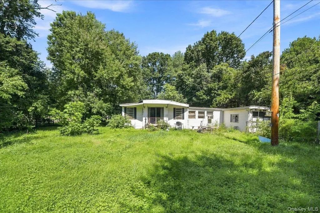 44 Oak Drive, Hopewell Junction