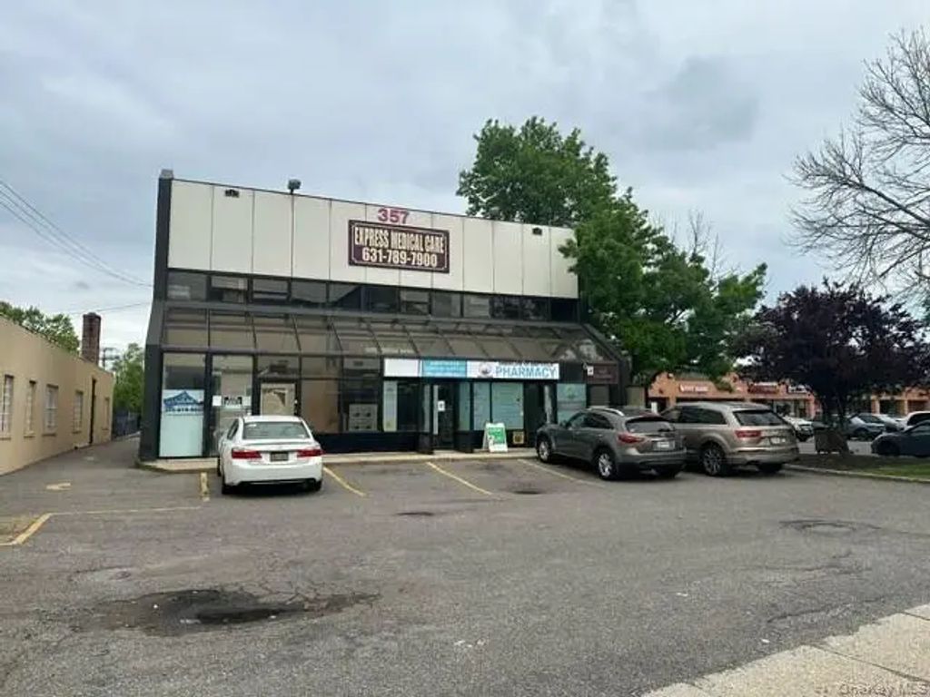 357 Broadway # 2nd Floor, Amityville