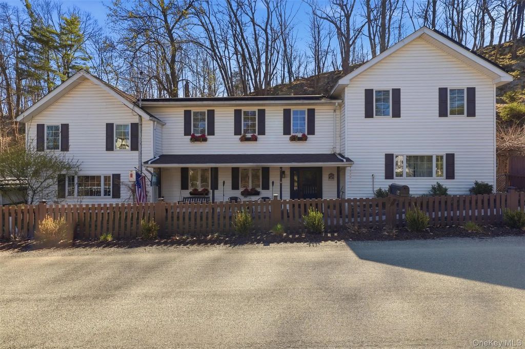24 Mountain Road, Cornwall On Hudson