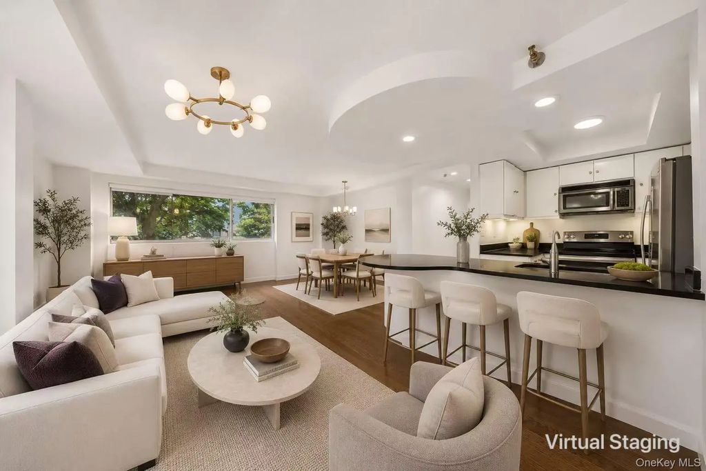 88 Cuttermill Road # 322, Great Neck