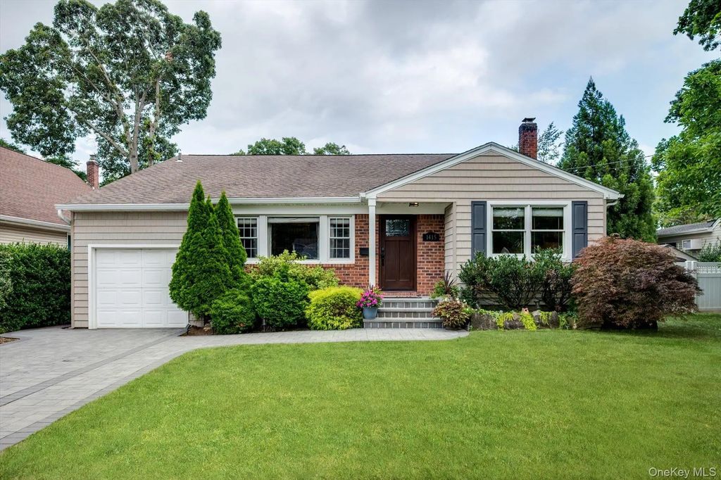 1415 Gaston Street, Wantagh