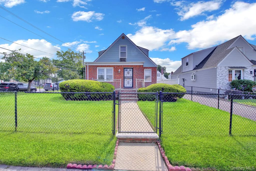 409 Saint Agnes Place, Franklin Square