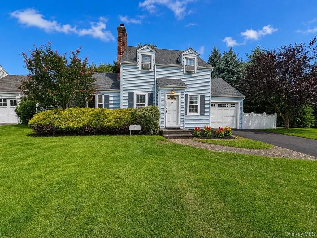 2 Ruth Place, Glen Head