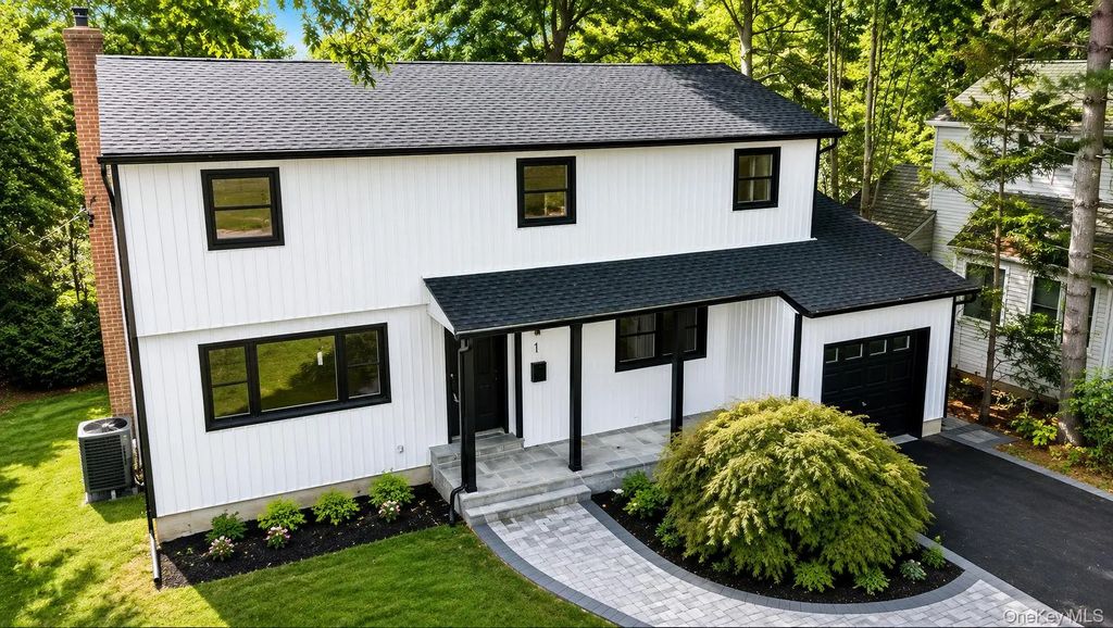 441 Roslyn Road, East Williston