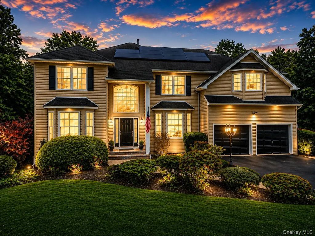 131 Winding Brook Court, New Windsor