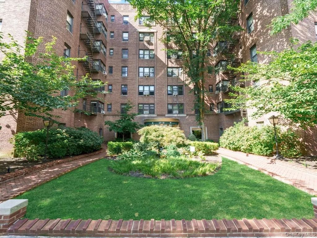 69-10 Yellowstone Boulevard # 202, Forest Hills