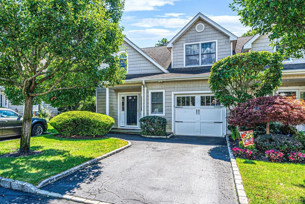 32 Coral Lane, Sayville