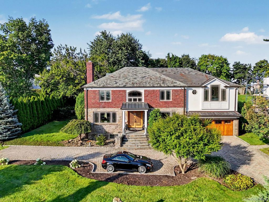 50 Echo Bay Drive, New Rochelle