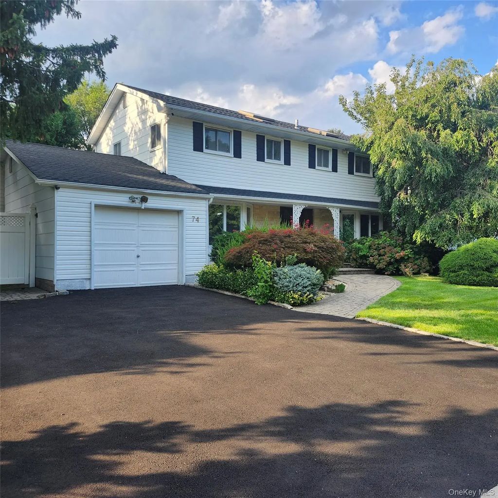 74 Rockland Drive, Jericho
