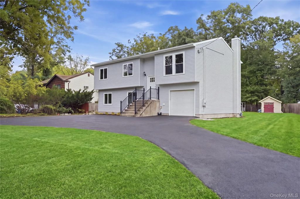 93 Mount Sinai Coram Road, Coram