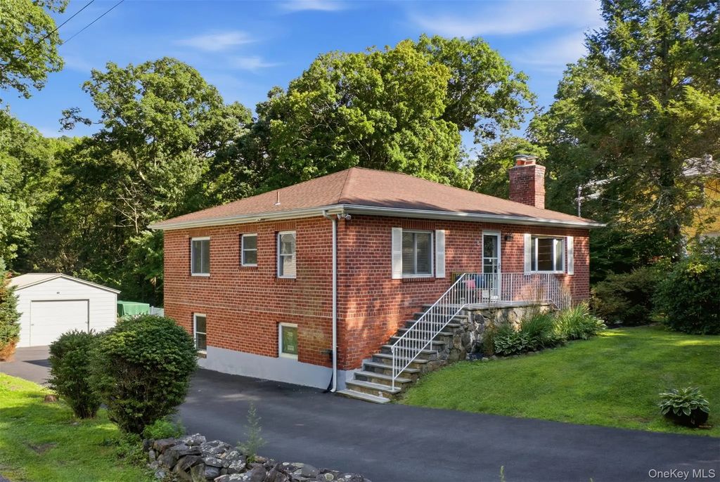 8 Arbutus Street, Putnam Valley