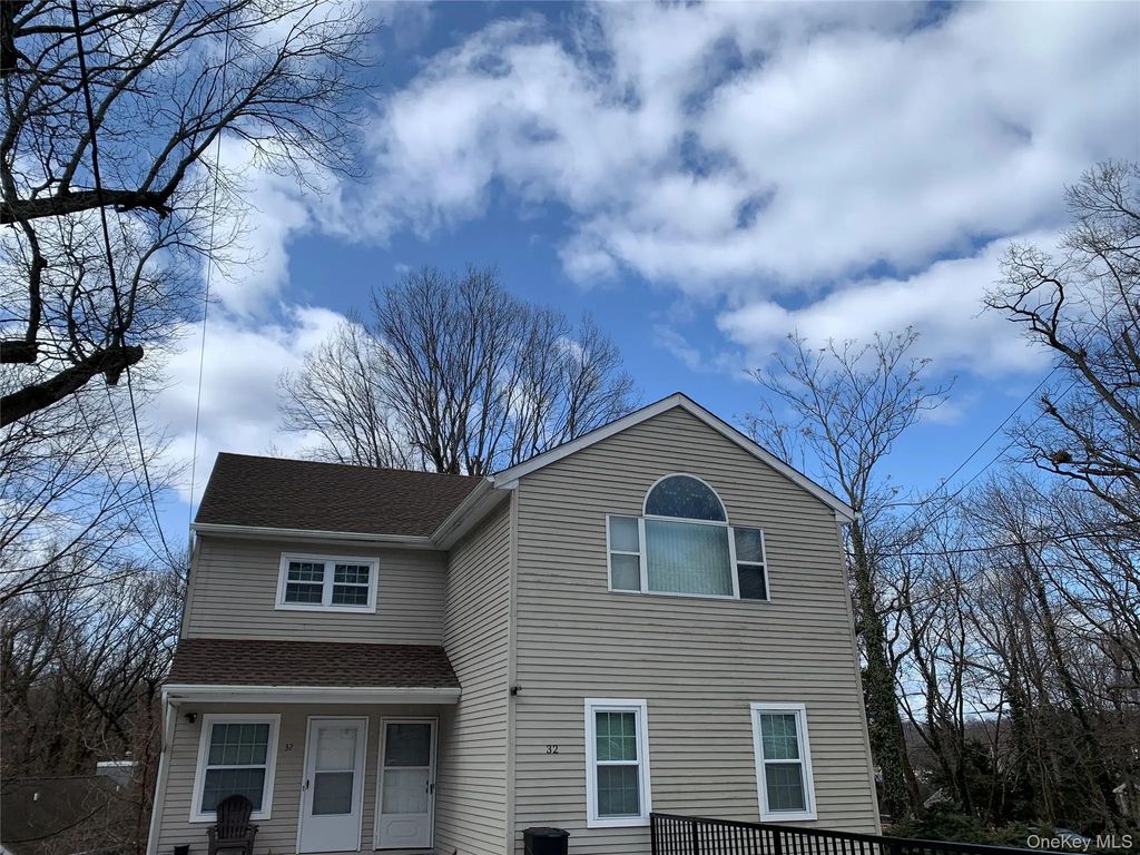 32 Hammond Road, Glen Cove