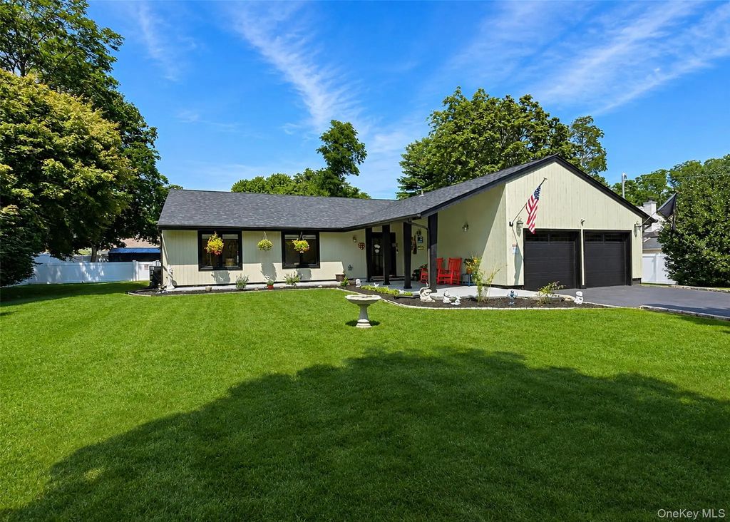 3 Stratford Road, Miller Place