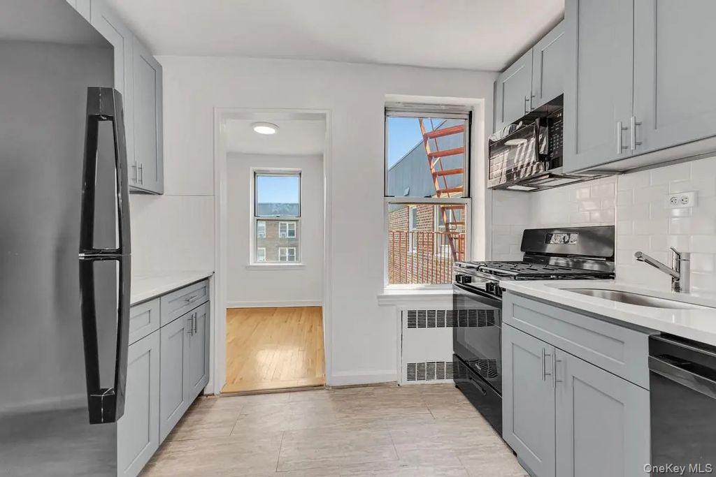 67-10 108th Street # 6a, Forest Hills