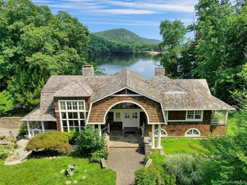 12 Lorillard Road, Tuxedo Park