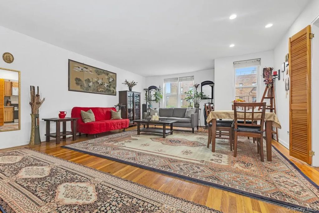66-33 Yellowstone Boulevard # 5b, Forest Hills