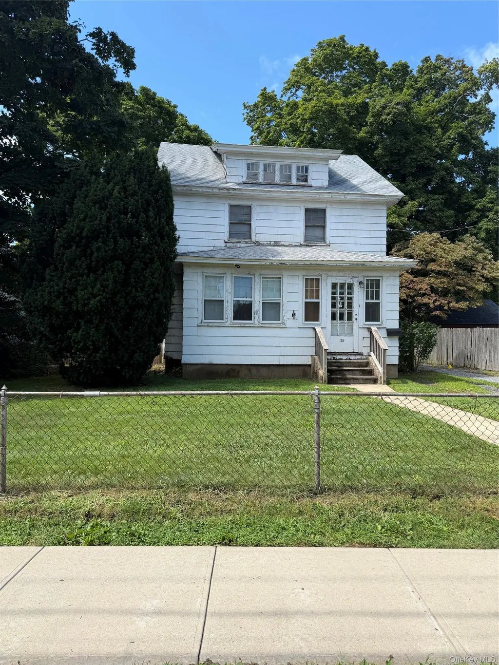 39 Broadway, Greenlawn