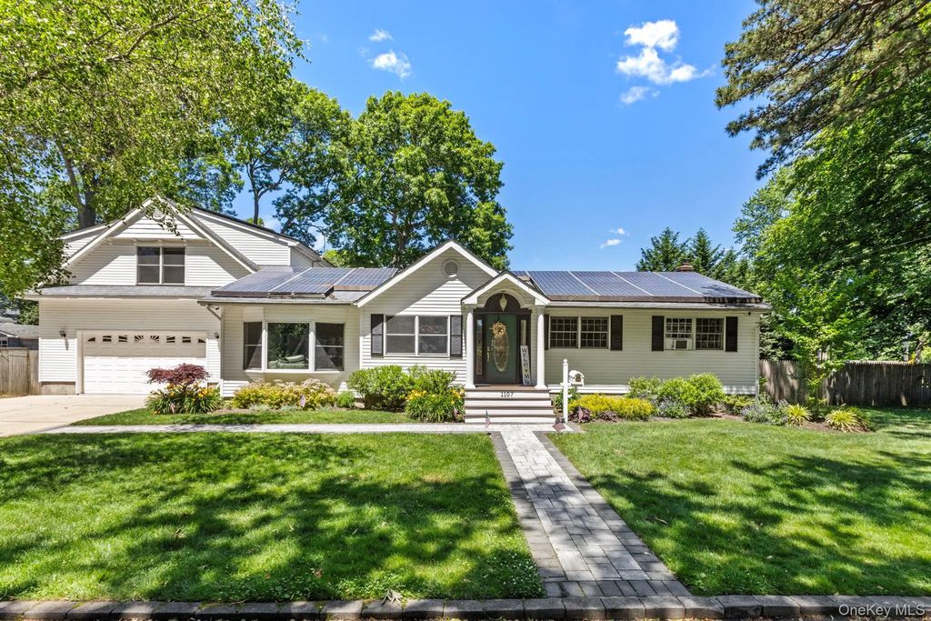 1107 Jefferson Avenue, West Islip