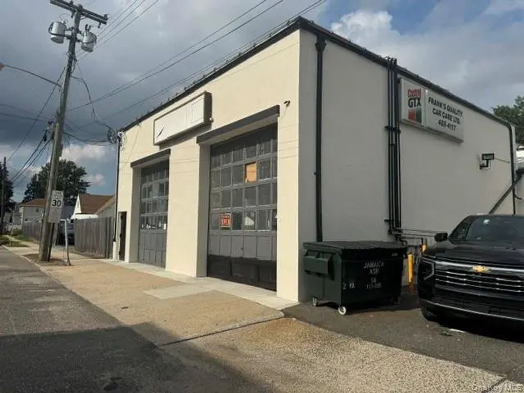 387b Jericho Turnpike, Floral Park