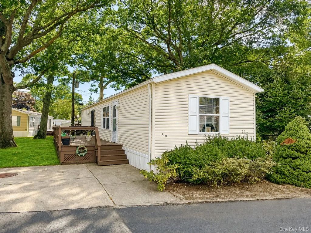 37 Hubbard # 39, Riverhead